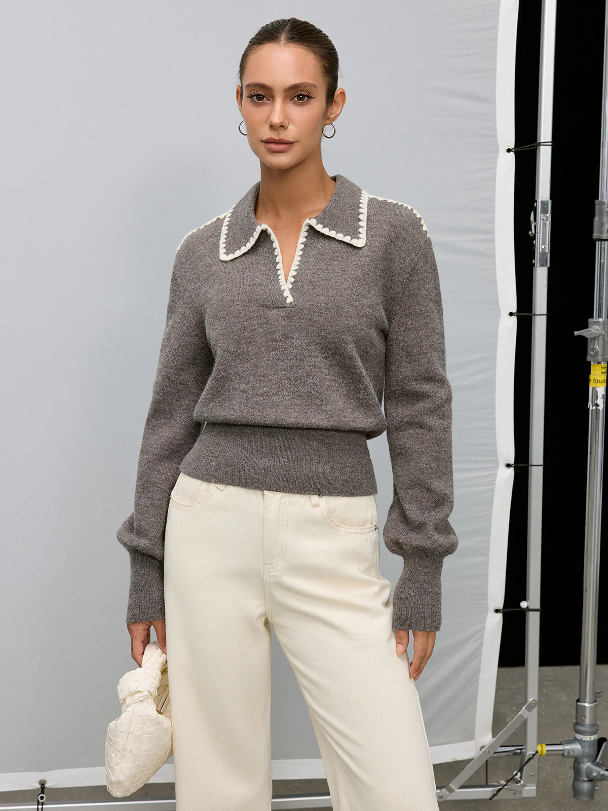 Contrast Embroidered Trim Polo Sweater - Wholesalesil